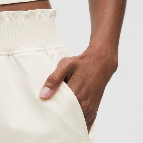 Lululemon Stretch Woven Ruffle-Waist High-Rise Short 9" - Picture 13 of 14